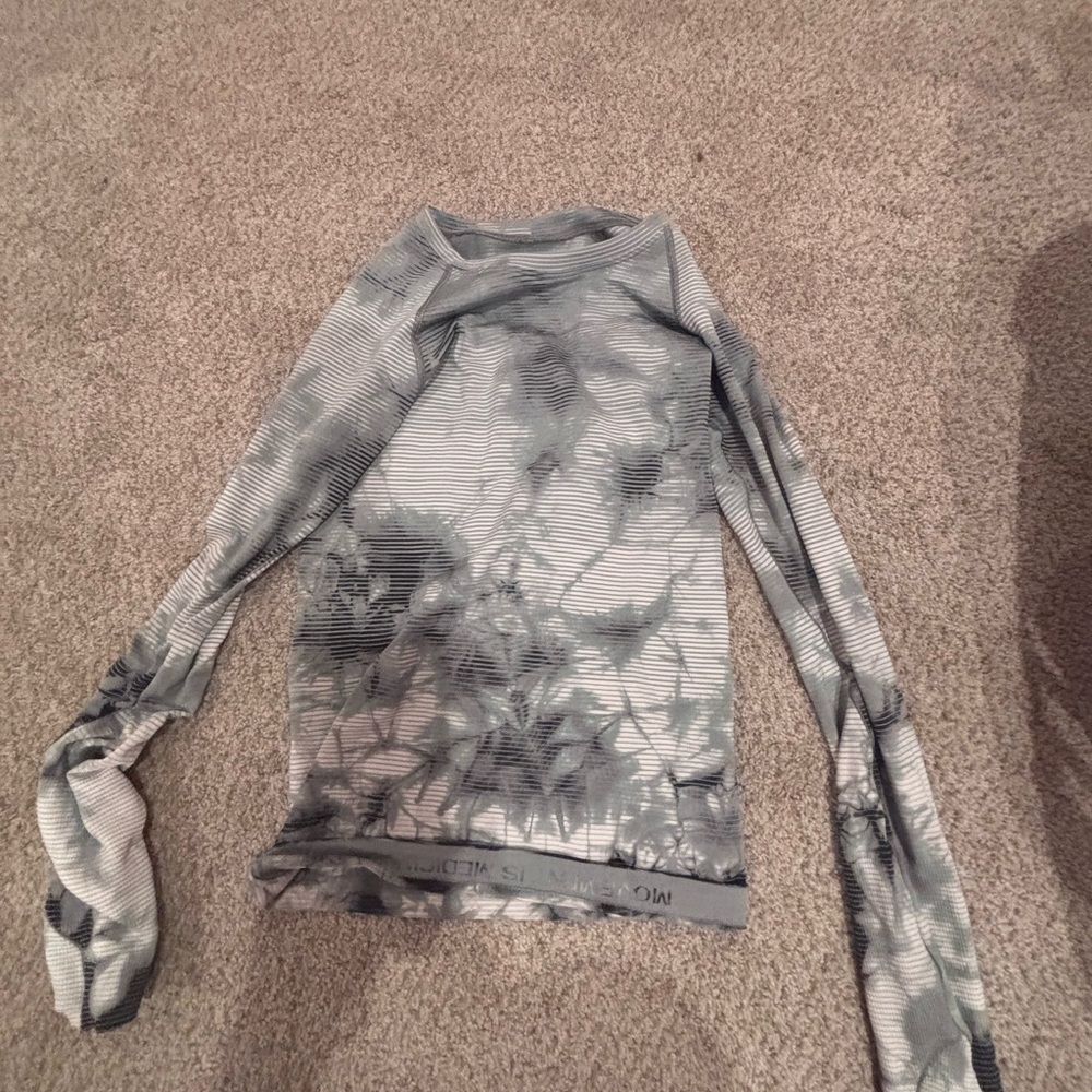 Lululemon top size 2